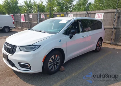2024 Chrysler Pacifica Hybrid Select z USA, uszkodzony, nr VIN 2C4RC1S77RR115034